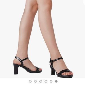 Dream Paris NEW size 11 heeled sandals- black